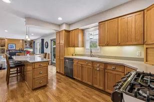 10673 Monticello Ln N, Maple Grove, MN 55369 - Photo 9