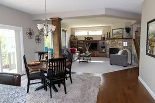 1364 Ridge Ln, Shakopee, MN 55379 - Photo 11