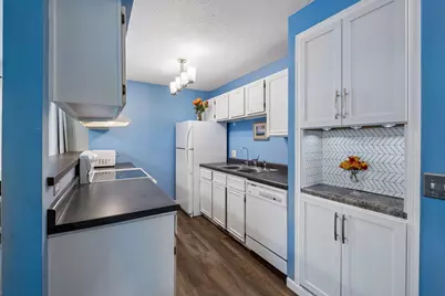 4872 Grenwich Trail N, Oakdale, MN 55128 - Photo 7