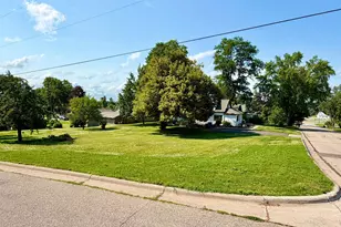 142 Red Wing Ave S, Red Wing, MN 55066 - Photo 7