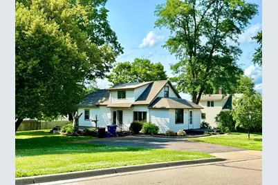 142 Red Wing Avenue S, Red Wing, MN 55066 - Photo 9