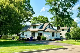 142 Red Wing Ave S, Red Wing, MN 55066 - Photo 9