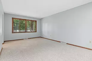 5915 Hidden Oaks Cir SE, Prior Lake, MN 55372 - Photo 5