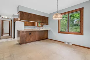 5915 Hidden Oaks Cir SE, Prior Lake, MN 55372 - Photo 7