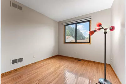 560 Donegal Circle, Shoreview, MN 55126 - Photo 9