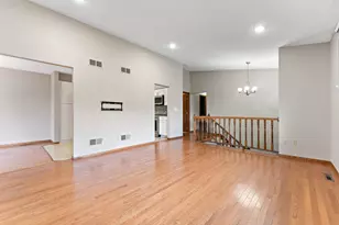 560 Donegal Cir, Shoreview, MN 55126 - Photo 5