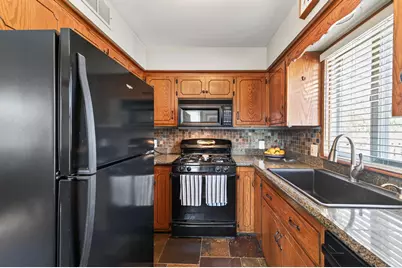 132 Spruce Street W, South Saint Paul, MN 55075 - Photo 7