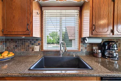 132 Spruce Street W, South Saint Paul, MN 55075 - Photo 9
