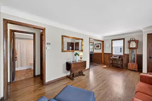 132 Spruce St W, South Saint Paul, MN 55075 - Photo 3