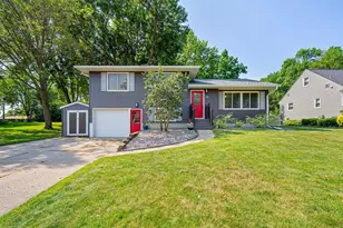 762 E Prince St, Lake Crystal, MN 56055 - Photo 1