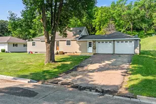 218 Grant Street S, Lake Benton, MN 56149 - Photo 1
