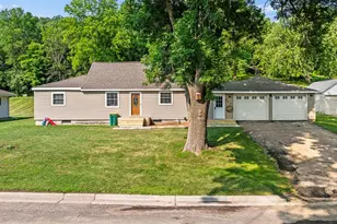 218 Grant Street S, Lake Benton, MN 56149 - Photo 7