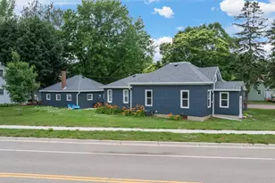 37 Rowland St, Tracy, MN 56175 - Photo 3