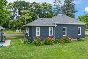 37 Rowland St, Tracy, MN 56175 - Photo 5