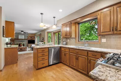 10660 47th Avenue N, Plymouth, MN 55442 - Photo 9