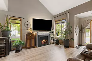 317 Creekside Dr, Buffalo, MN 55313 - Photo 3