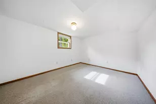 709 N Fremont St, River Falls, WI 54022 - Photo 17