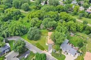 2300 Oakwood Dr, Burnsville, MN 55306 - Photo 19
