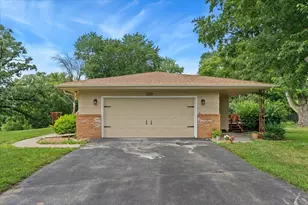 2300 Oakwood Dr, Burnsville, MN 55306 - Photo 7