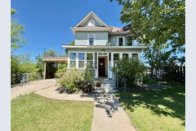 212 W Junius Avenue, Fergus Falls, MN 56537 - Photo 1