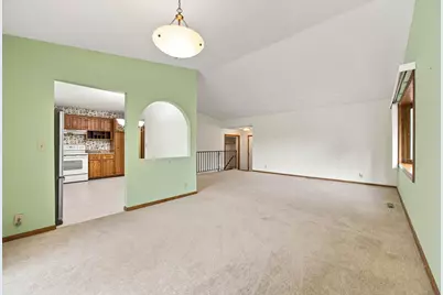 631 Transit Avenue W, Roseville, MN 55113 - Photo 9
