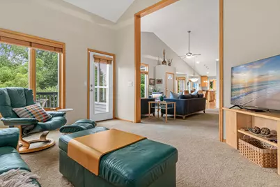 702 Crescent Curve, White Bear Township, MN 55127 - Photo 11