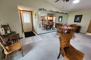 1064 Zanzibar Ln N, Plymouth, MN 55447 - Photo 9