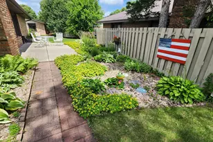 1064 Zanzibar Ln N, Plymouth, MN 55447 - Photo 3
