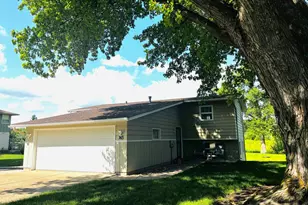 765 Des Moines Dr, Windom, MN 56101 - Photo 1