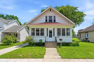 117 S Market St, Belle Plaine, MN 56011 - Photo 1