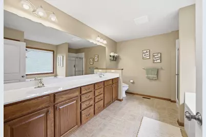 7182 Hidden Valley Pond S, Cottage Grove, MN 55016 - Photo 19