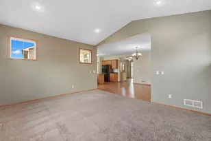 11333 Ivywood Trail, Woodbury, MN 55129 - Photo 5