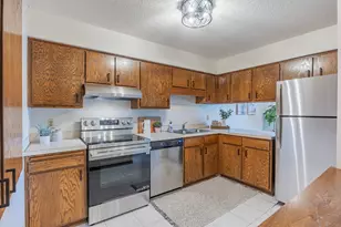 7501 W 101st St, Bloomington, MN 55438 - Photo 11