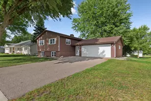 1114 10th St, Gaylord, MN 55334 - Photo 1