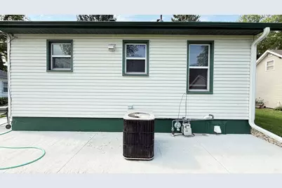 335 E Schlieman Avenue, Appleton, MN 56208 - Photo 5