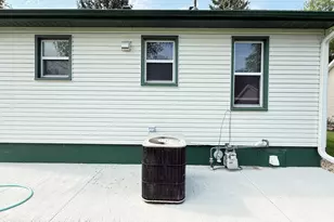 335 E Schlieman Ave, Appleton, MN 56208 - Photo 5