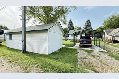 335 E Schlieman Avenue, Appleton, MN 56208 - Photo 9