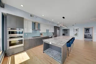 1240 S 2nd St, Minneapolis, MN 55415 - Photo 1