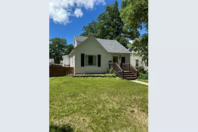 321 Tindolph Avenue N, Thief River Falls, MN 56701 - Photo 1