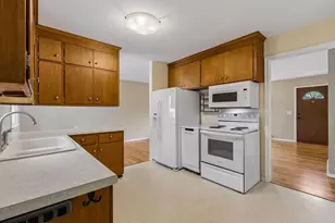 5821 5th St NE, Fridley, MN 55432 - Photo 7