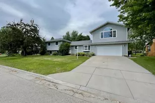 225 Country Club Dr, Lewiston, MN 55952 - Photo 1