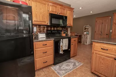225 Country Club Drive, Lewiston, MN 55952 - Photo 9