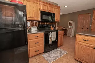 225 Country Club Dr, Lewiston, MN 55952 - Photo 9