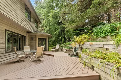 655 Evergreen Circle, Shoreview, MN 55126 - Photo 5