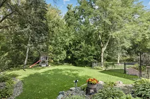 5512 Hillside Ct, Edina, MN 55439 - Photo 81