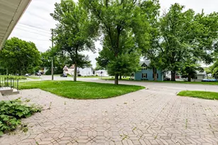 706 W Stanton Ave, Fergus Falls, MN 56537 - Photo 3
