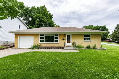 706 W Stanton Avenue, Fergus Falls, MN 56537 - Photo 1