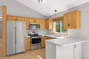 936 S Cedar St, Belle Plaine, MN 56011 - Photo 7