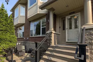 8391 Townsend Dr, Eden Prairie, MN 55344 - Photo 3