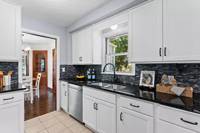 1047 Dayton Avenue, Saint Paul, MN 55104 - Photo 13